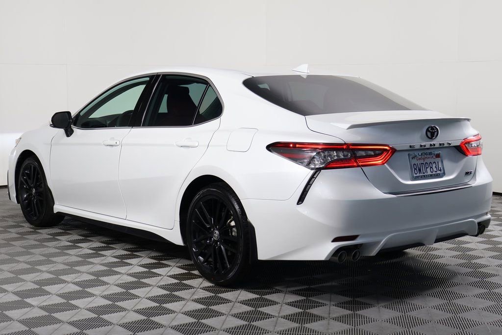 Used 2021 Toyota Camry XSE image 6