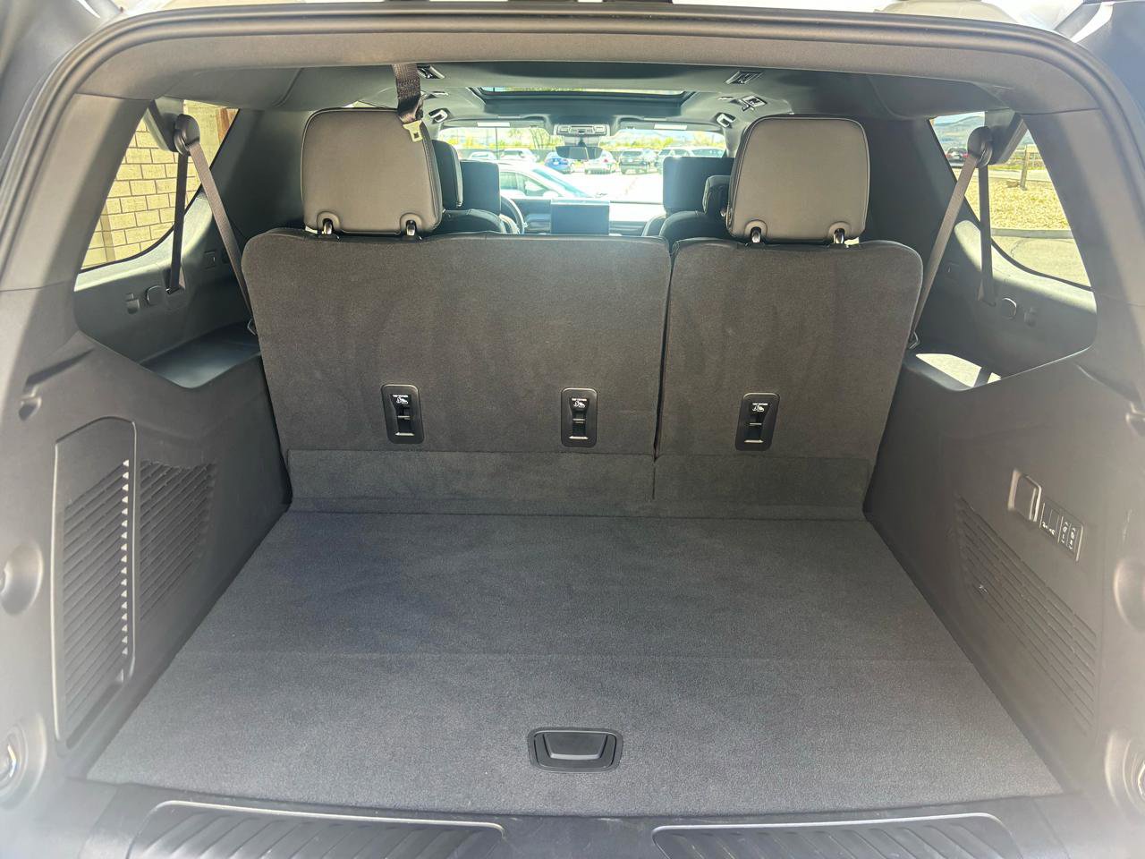 Used 2025 GMC Yukon XL Elevation w/ Elevation Premium Package image 6