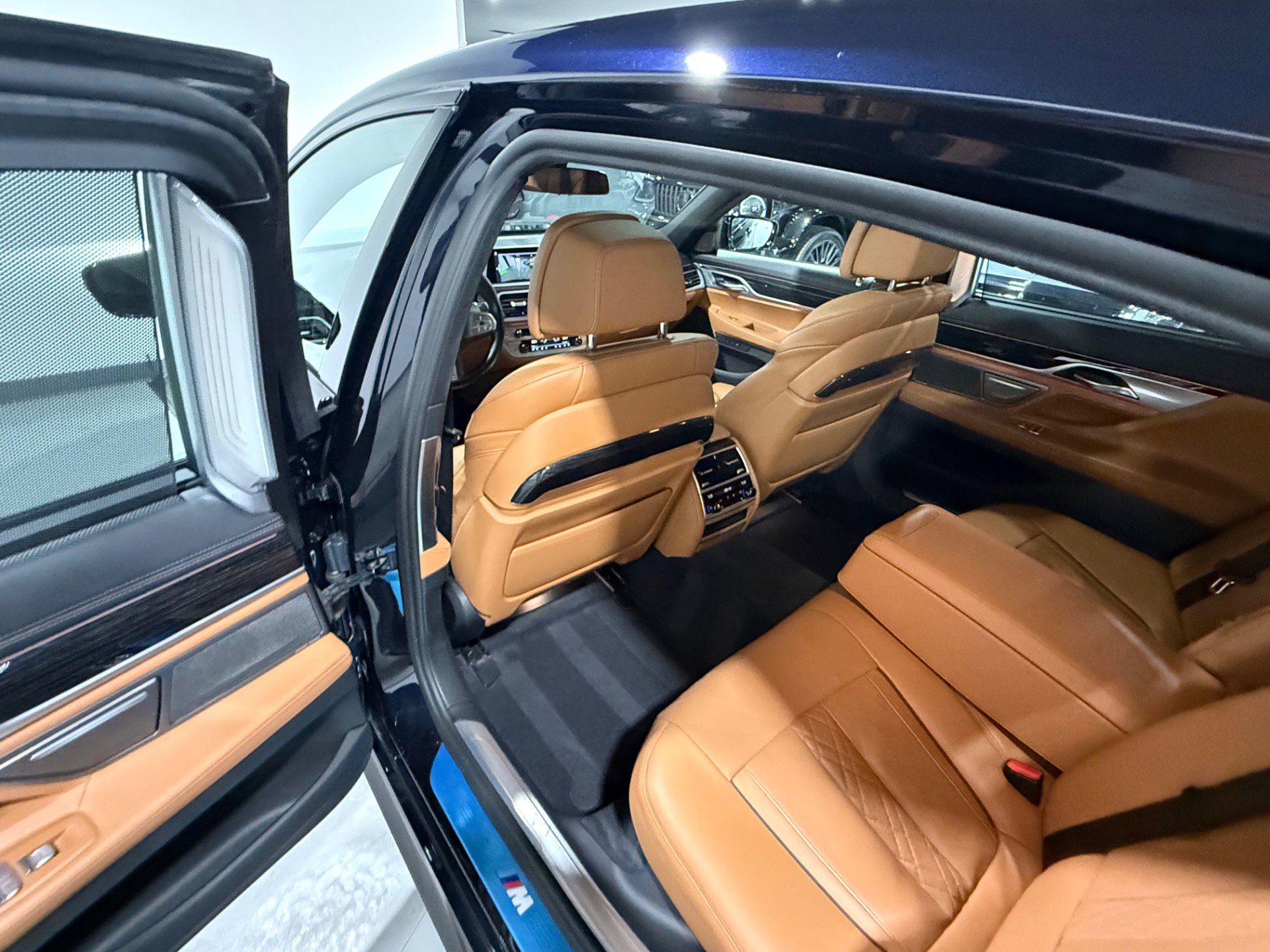 Used 2022 BMW 740i xDrive w/ M Sport Package image 81