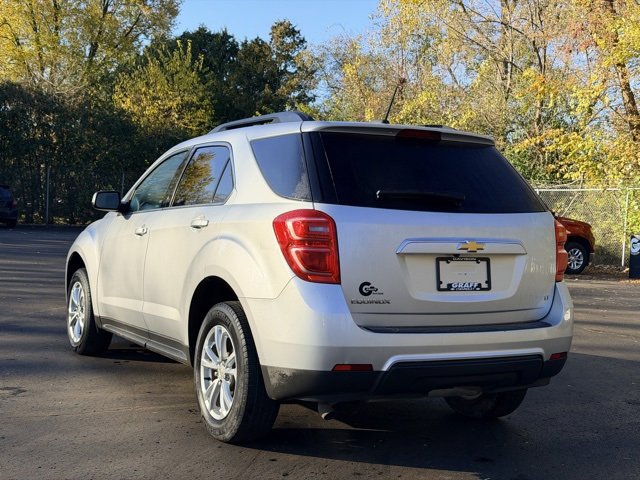 Used 2017 Chevrolet Equinox LT w/ Convenience Package image 4