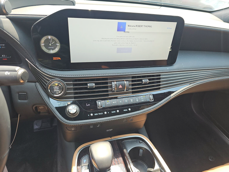 Used 2024 Lexus LS 500 w/ Interior Upgrade Package RWD image 10
