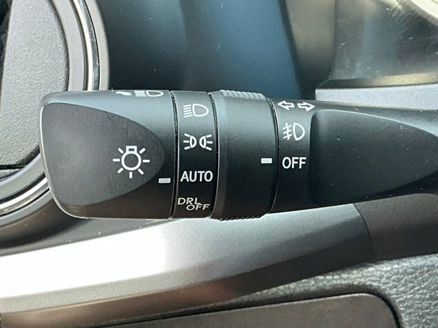 Used 2022 Toyota Tacoma SR5 w/ Technology Package AWD/4WD image 17