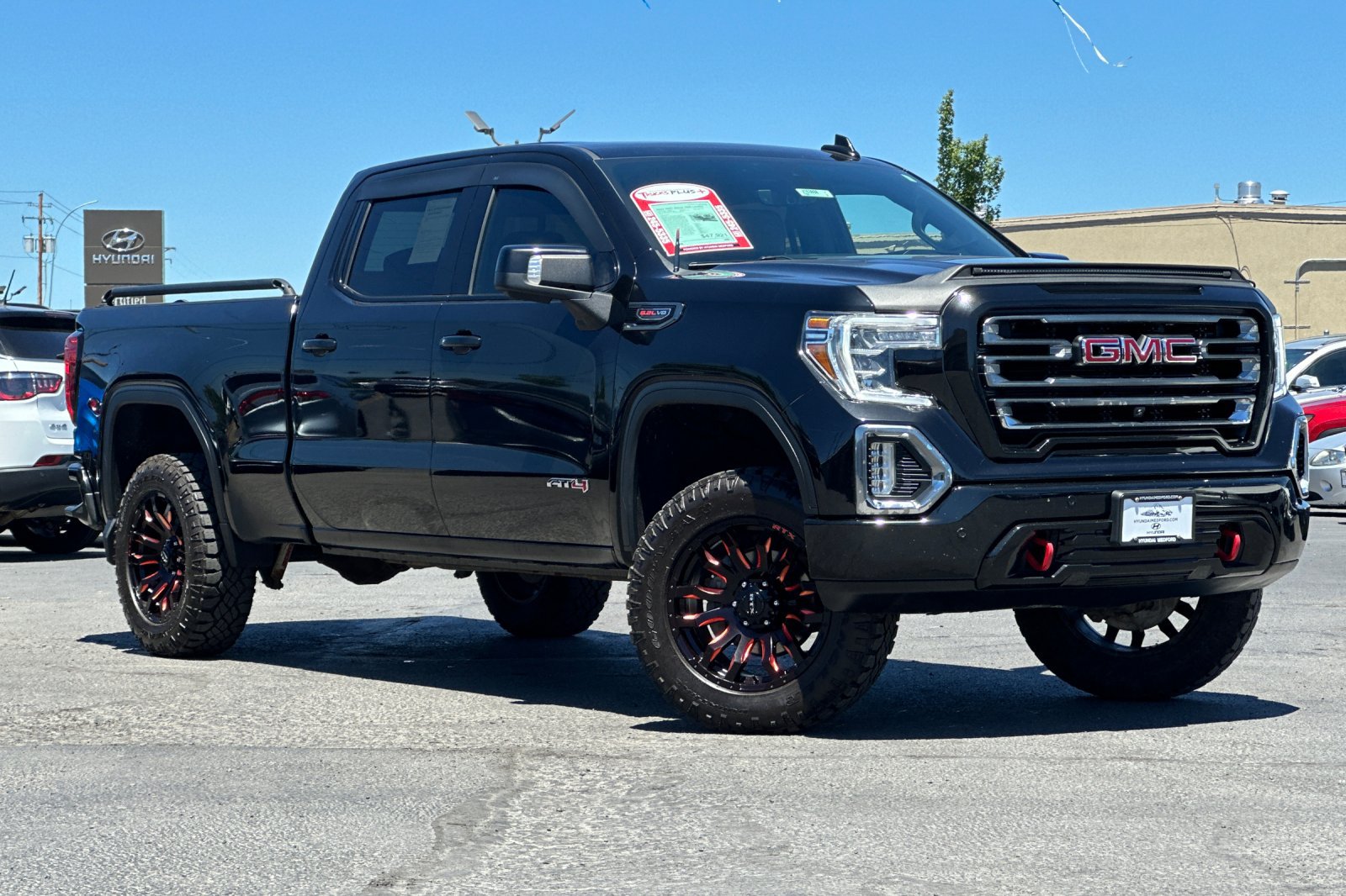 Used 2022 GMC Sierra 1500 AT4 w/ AT4 Premium Package AWD/4WD image 2