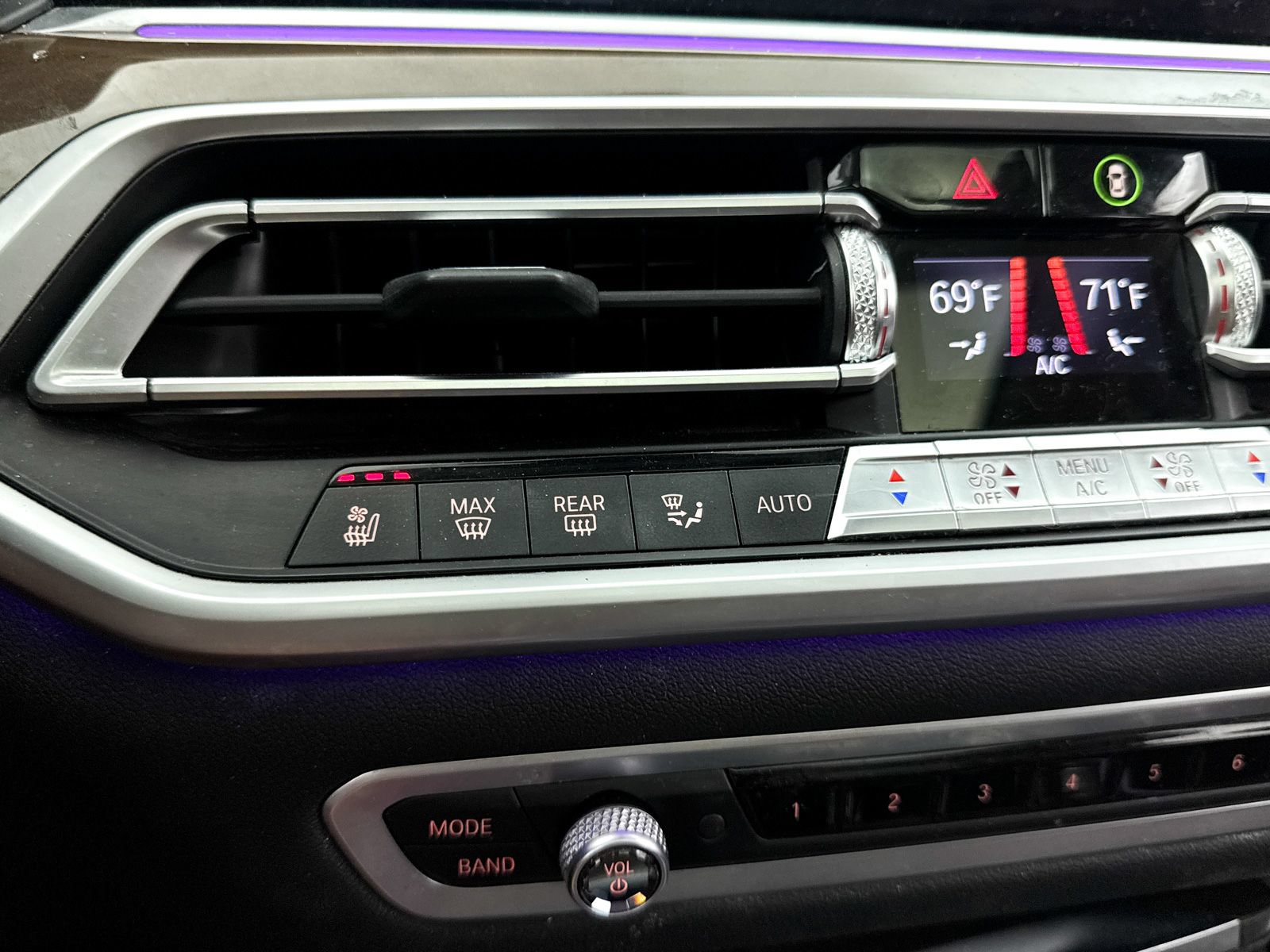 Used 2019 BMW X7 xDrive40i w/ Premium Package AWD/4WD image 26