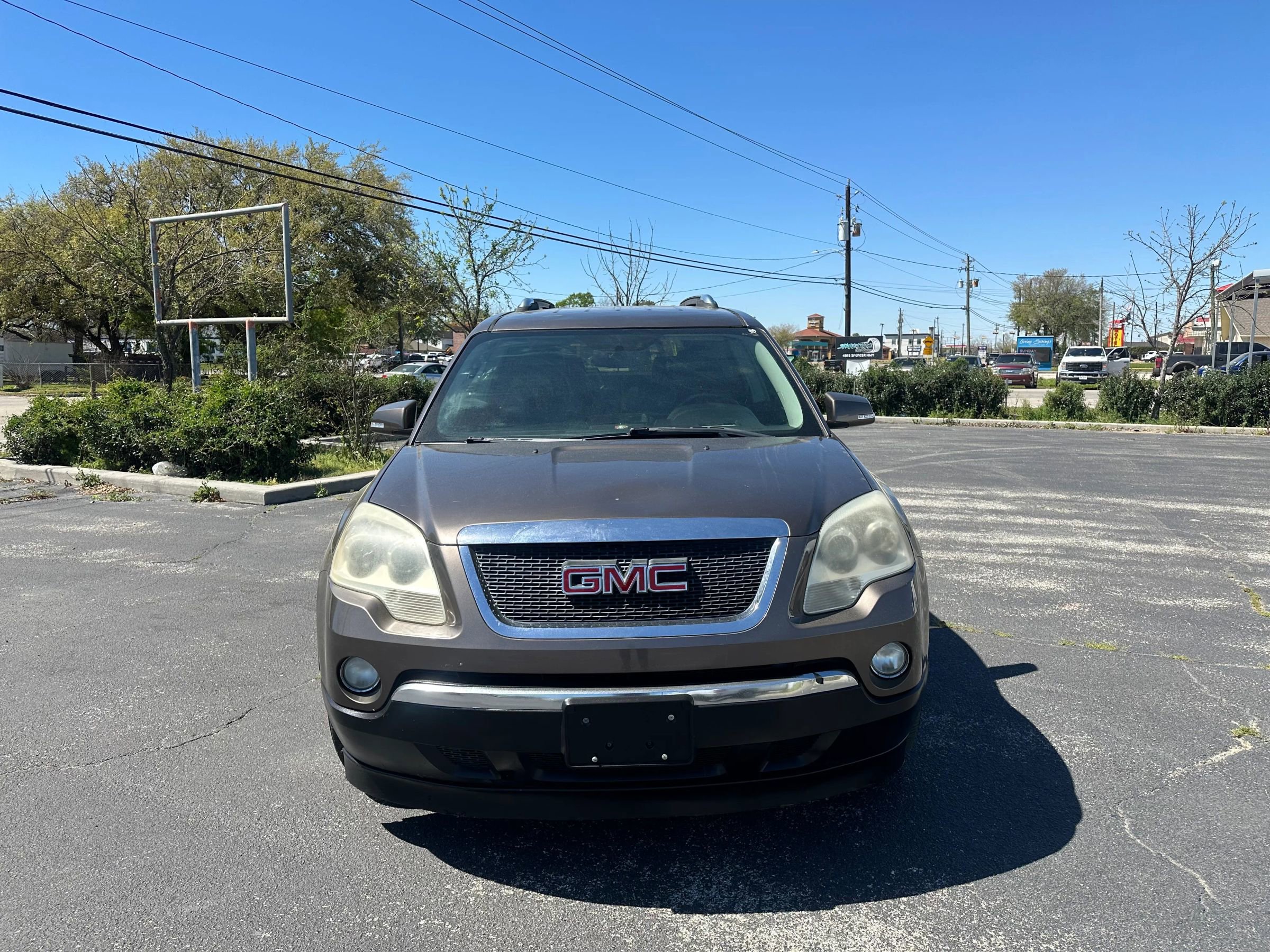 Used 2009 GMC Acadia SLT w/ Visibility Package FWD image 2