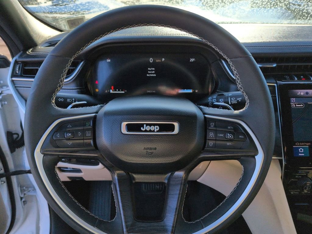 Used 2023 Jeep Grand Cherokee Limited w/ Luxury Tech Group II image 18