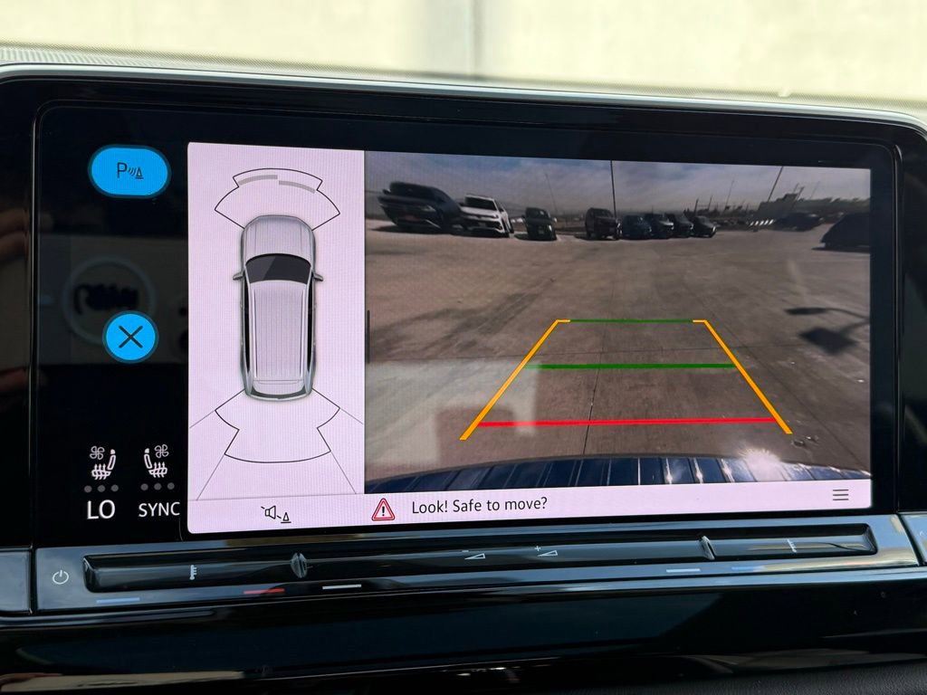 Certified 2024 Volkswagen Atlas SE w/ Panoramic Sunroof Package image 10