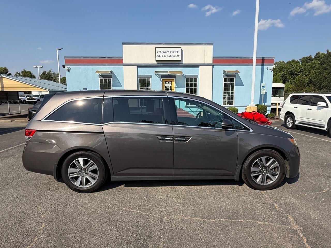 Used 2016 Honda Odyssey Touring Elite image 7