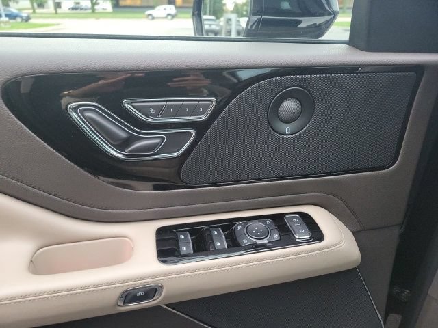 Certified 2024 Lincoln Aviator Reserve w/ Elements Package Plus AWD/4WD image 44