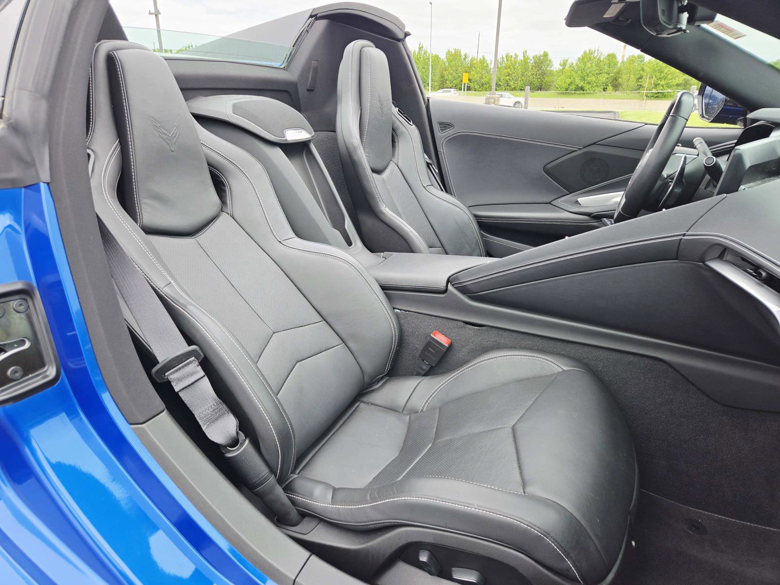Used 2021 Chevrolet Corvette Stingray Convertible w/ Battery Protection Package RWD image 17