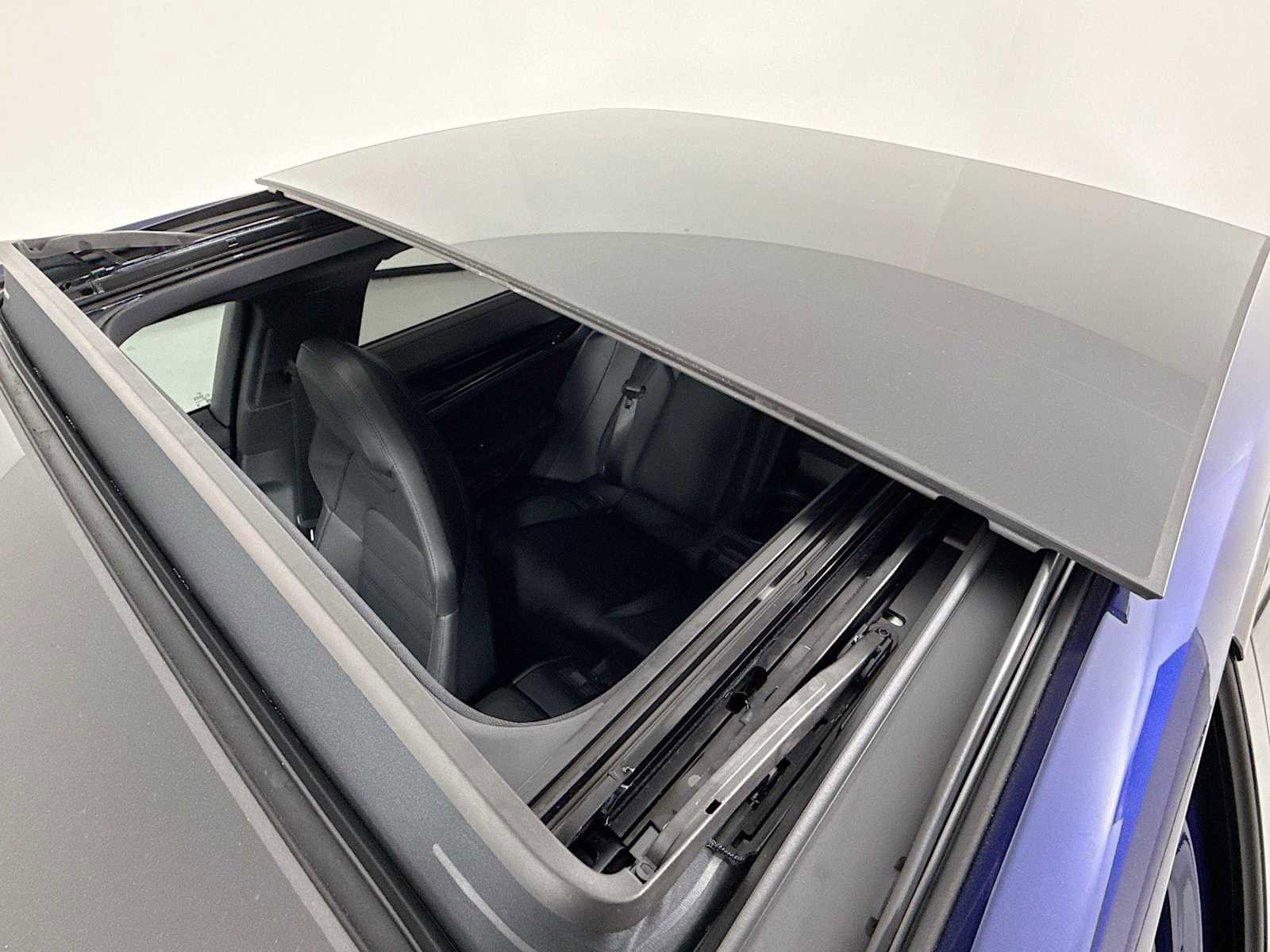 New 2026 Porsche Panamera 4 image 23