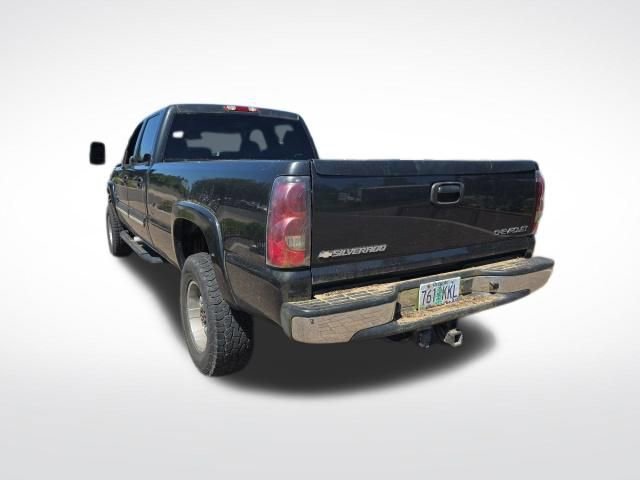 Used 2005 Chevrolet Silverado 2500 LT w/ Heavy-Duty Power Package RWD image 5