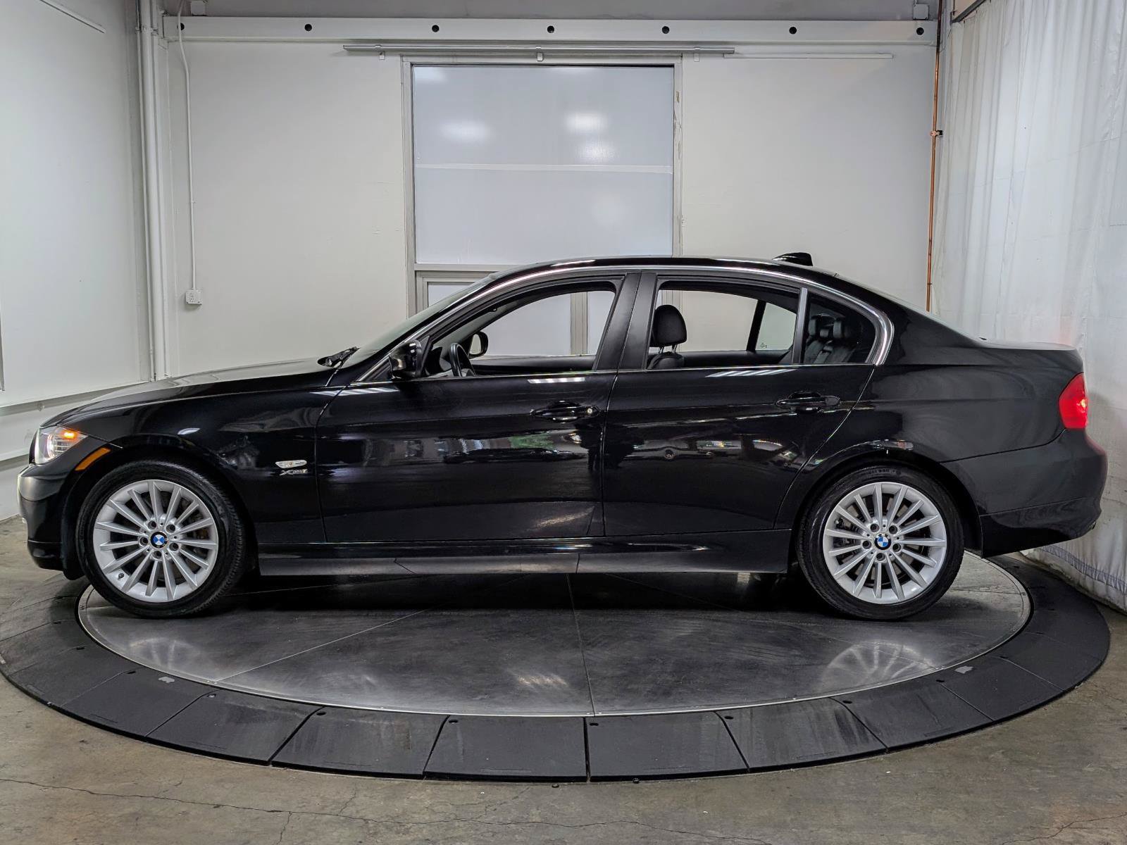 Used 2011 BMW 335i xDrive Sedan AWD/4WD image 6