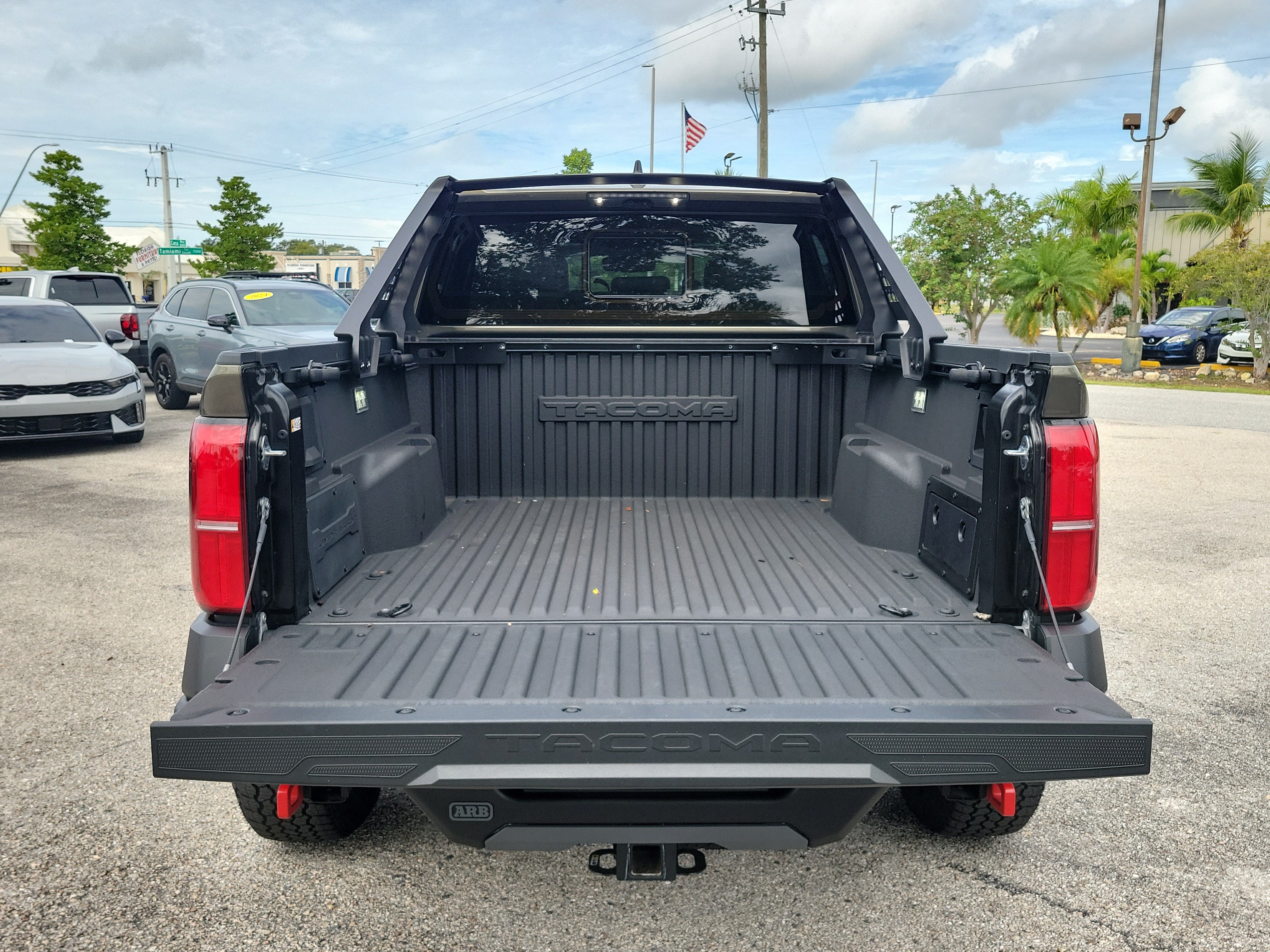Used 2025 Toyota Tacoma 4x4 Double Cab Hybrid image 8