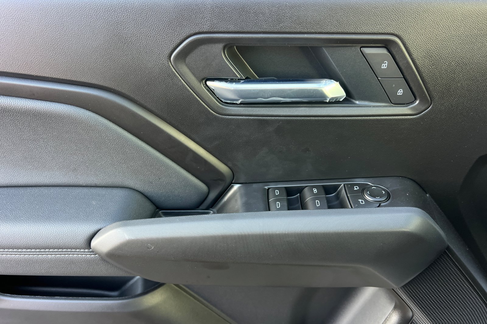 New 2026 GMC Canyon Elevation RWD image 9