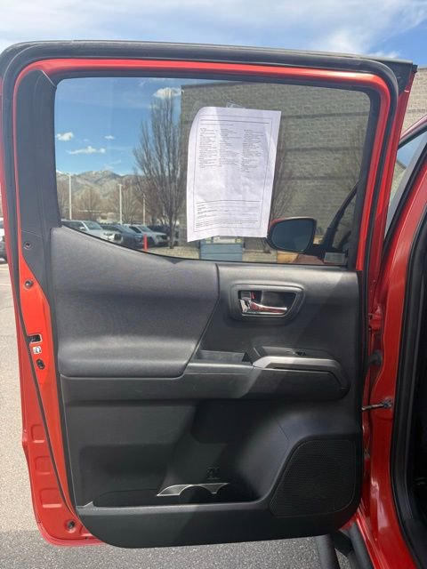 Used 2018 Toyota Tacoma TRD Off-Road image 33