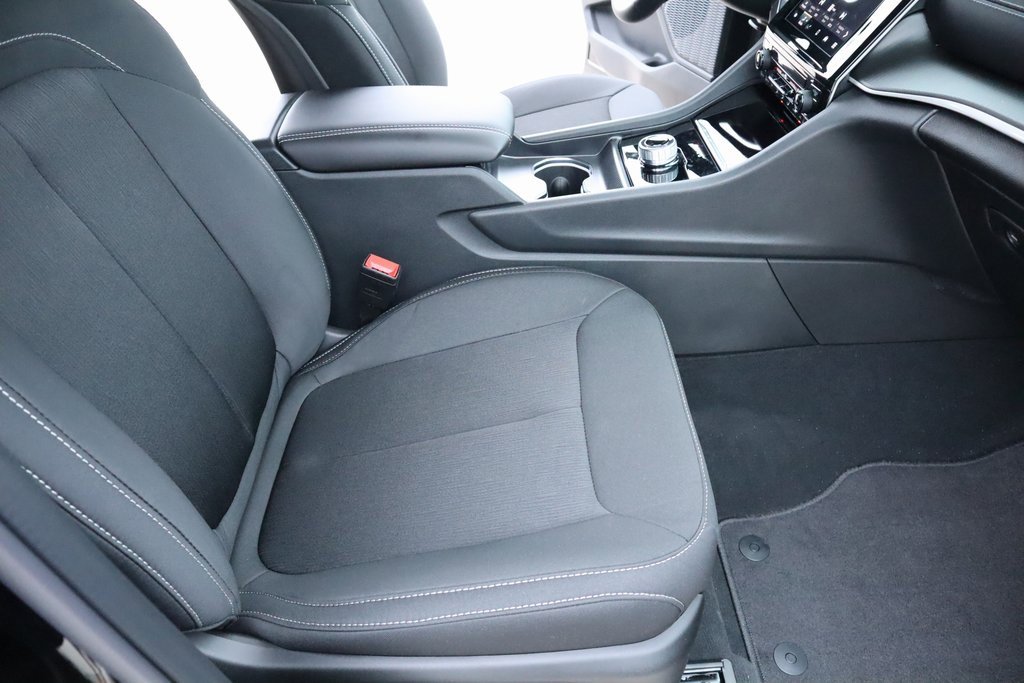 New 2025 Jeep Grand Cherokee Laredo image 12