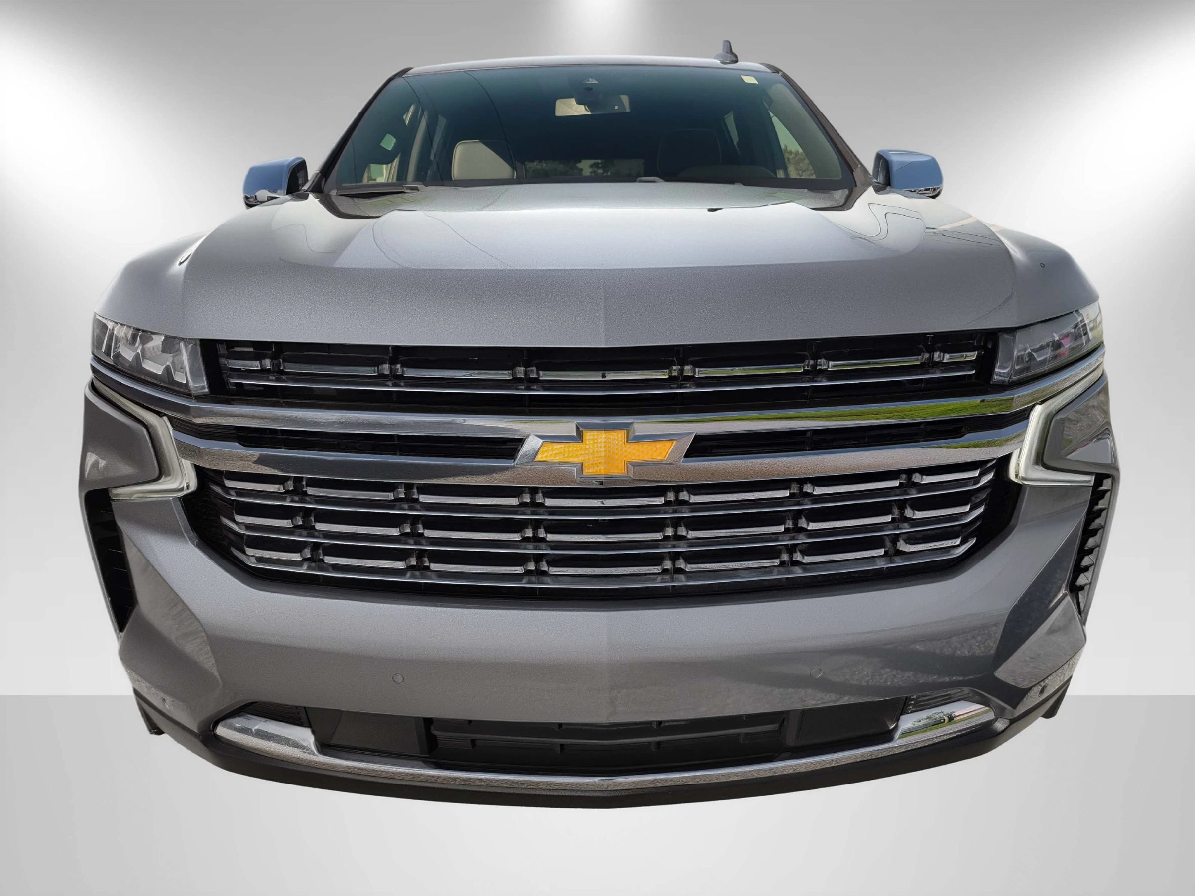 Used 2022 Chevrolet Suburban Premier RWD image 2
