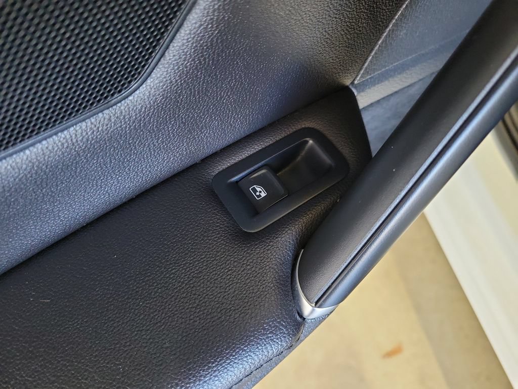 Used 2016 Volkswagen e-Golf SEL Premium FWD image 14