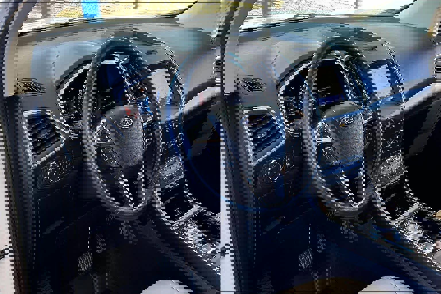 Used 2020 Ford Edge SEL w/ Convenience Package image 18