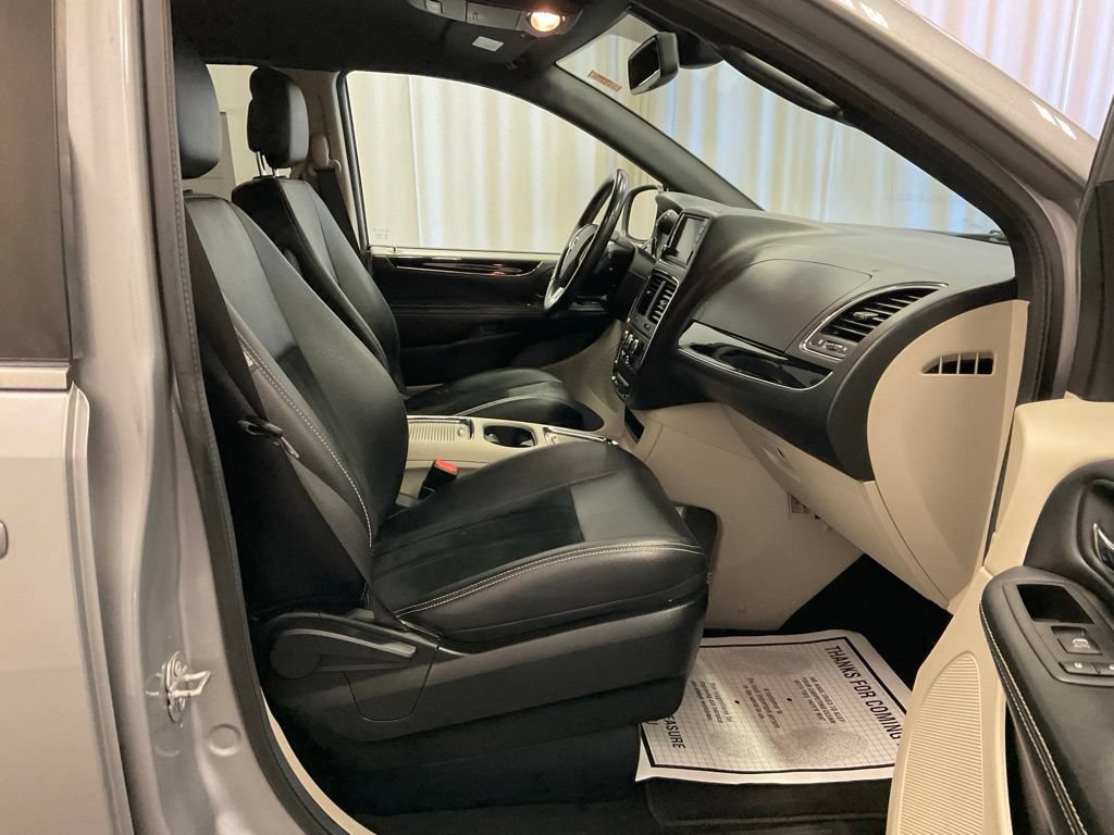 Used 2018 Dodge Grand Caravan SXT FWD image 9