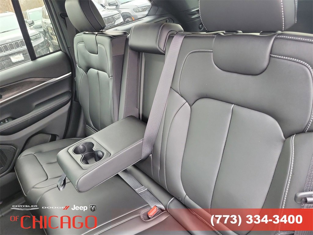 New 2025 Jeep Grand Cherokee Limited image 12