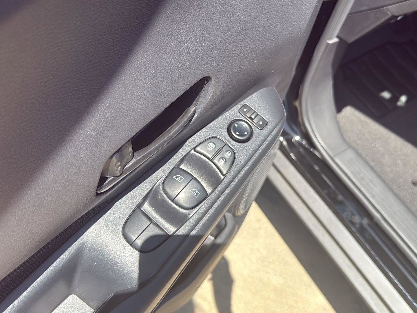 New 2025 Nissan Kicks Play S image 12