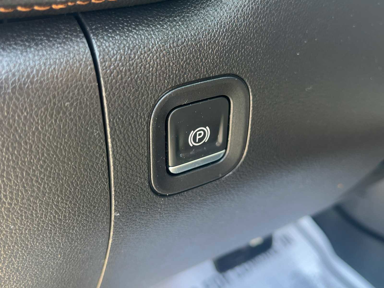 Used 2019 GMC Sierra 1500 AT4 w/ AT4 Preferred Package AWD/4WD image 15