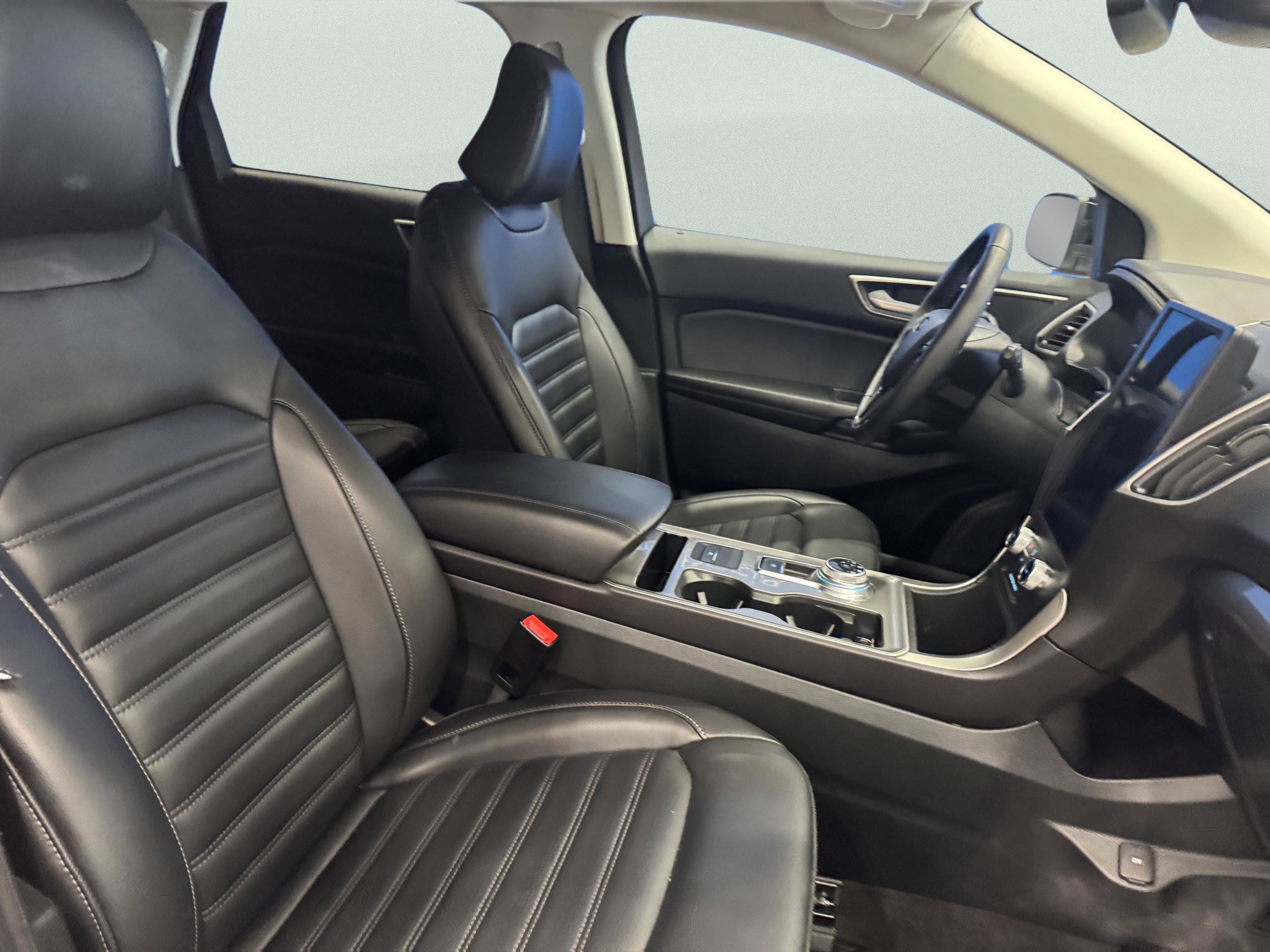 Used 2024 Ford Edge SEL image 14