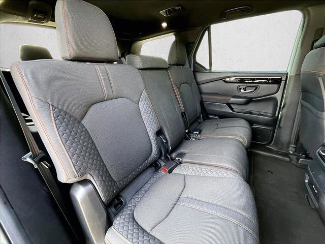 Used 2025 Honda Pilot Sport image 29