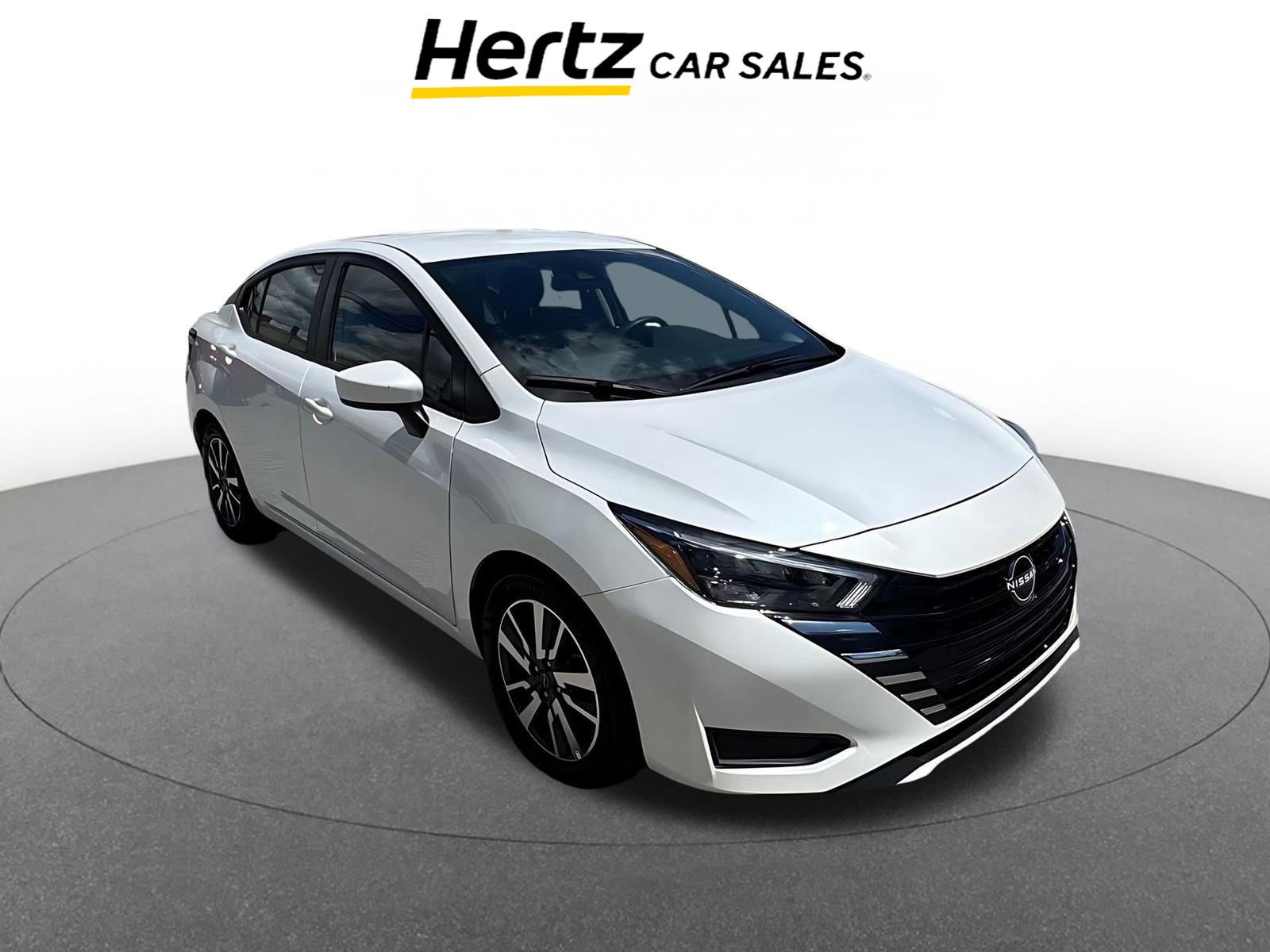 Used 2025 Nissan Versa SV image 1