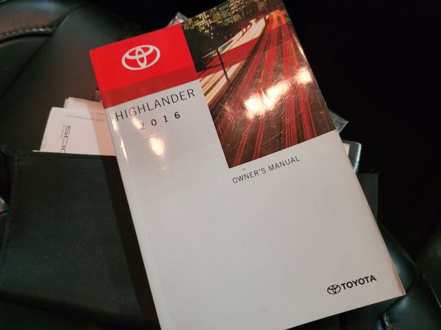 Used 2016 Toyota Highlander XLE image 47