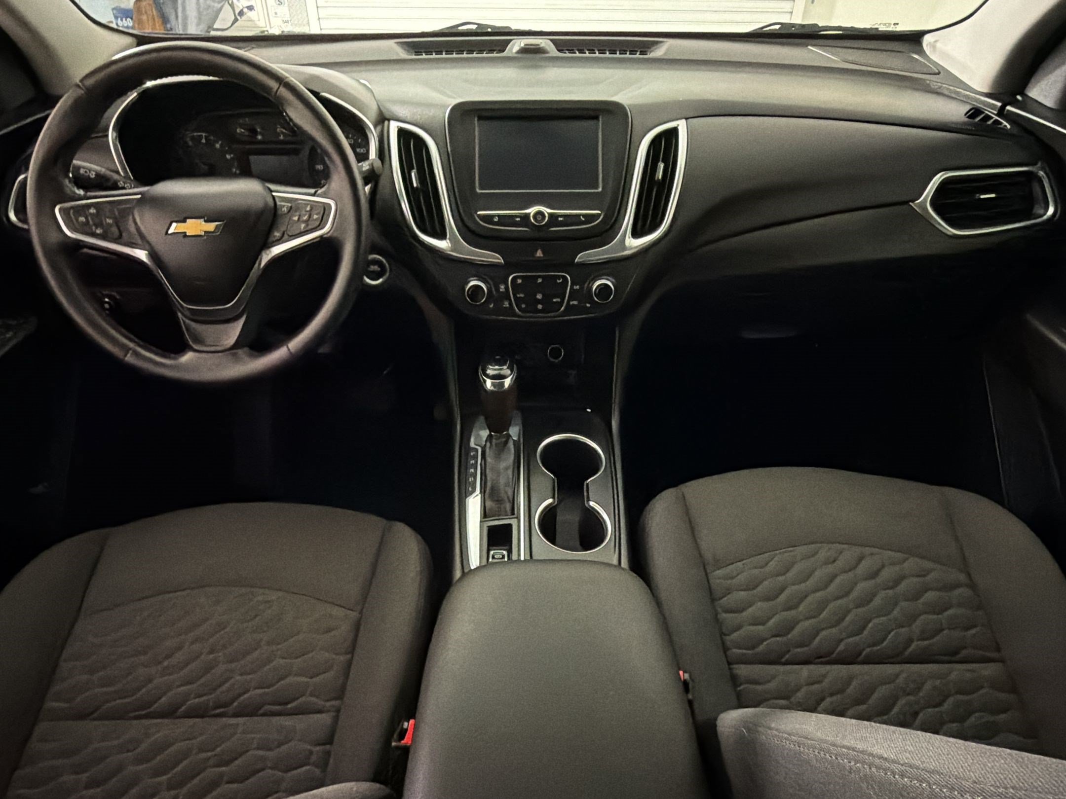 Used 2018 Chevrolet Equinox LT FWD image 13