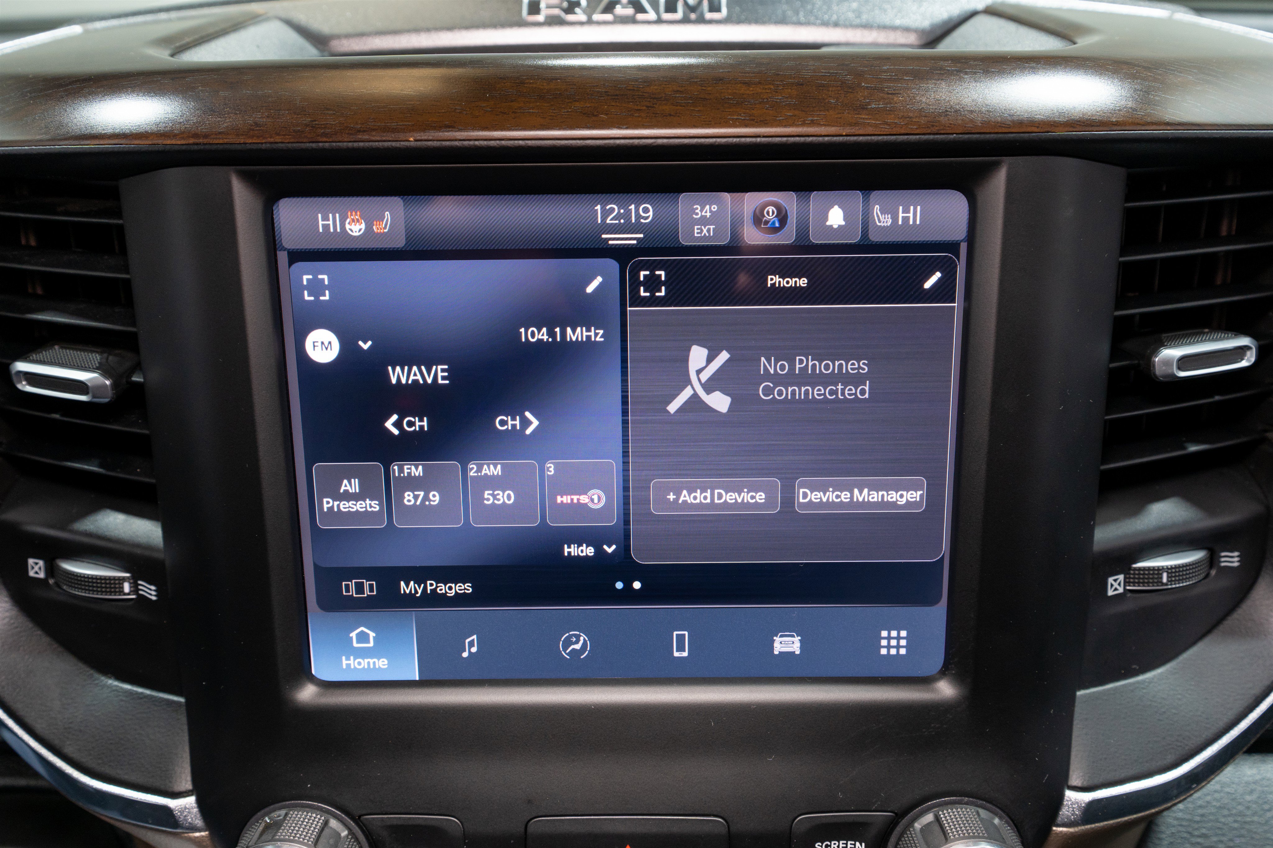 Used 2022 RAM 1500 Laramie AWD/4WD image 17
