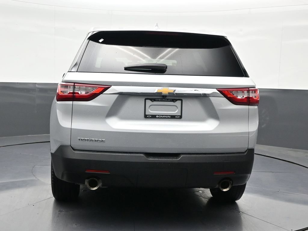 Used 2021 Chevrolet Traverse LS image 4