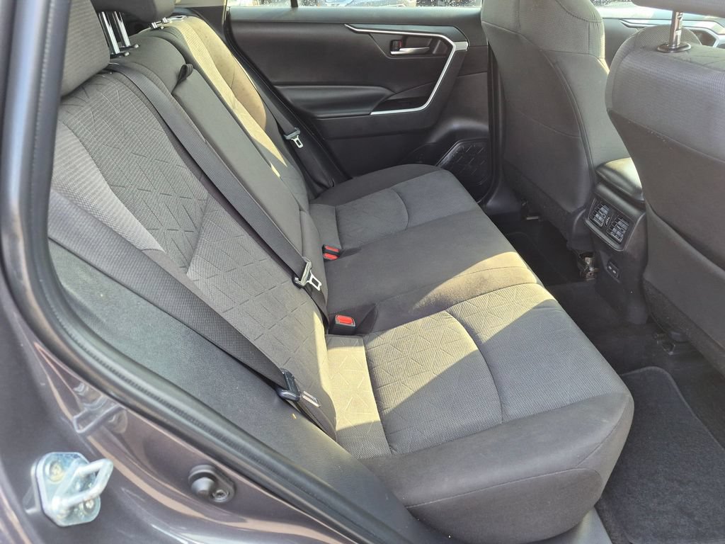 Used 2022 Toyota RAV4 XLE FWD image 17