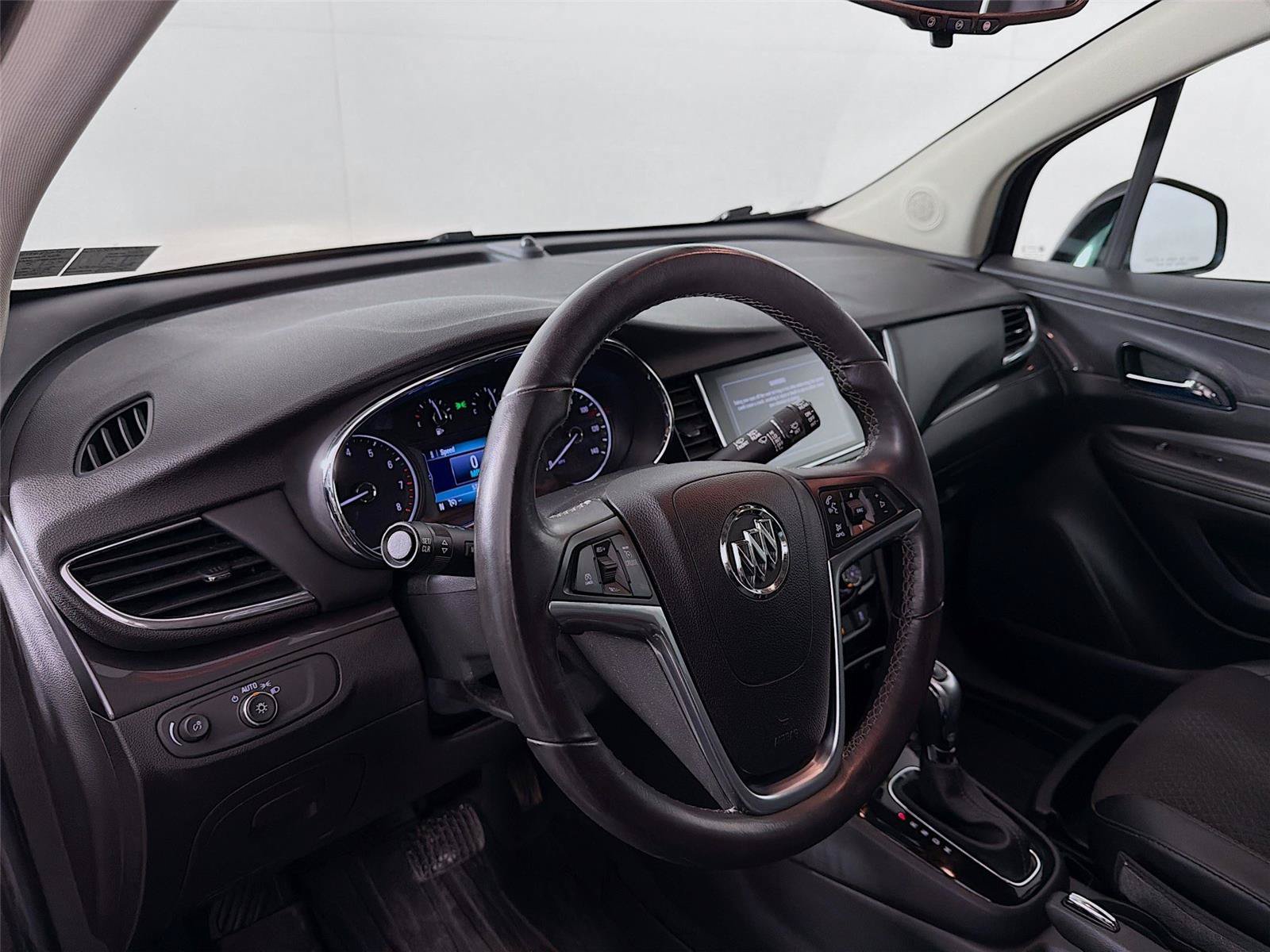 Used 2020 Buick Encore Preferred AWD/4WD image 16