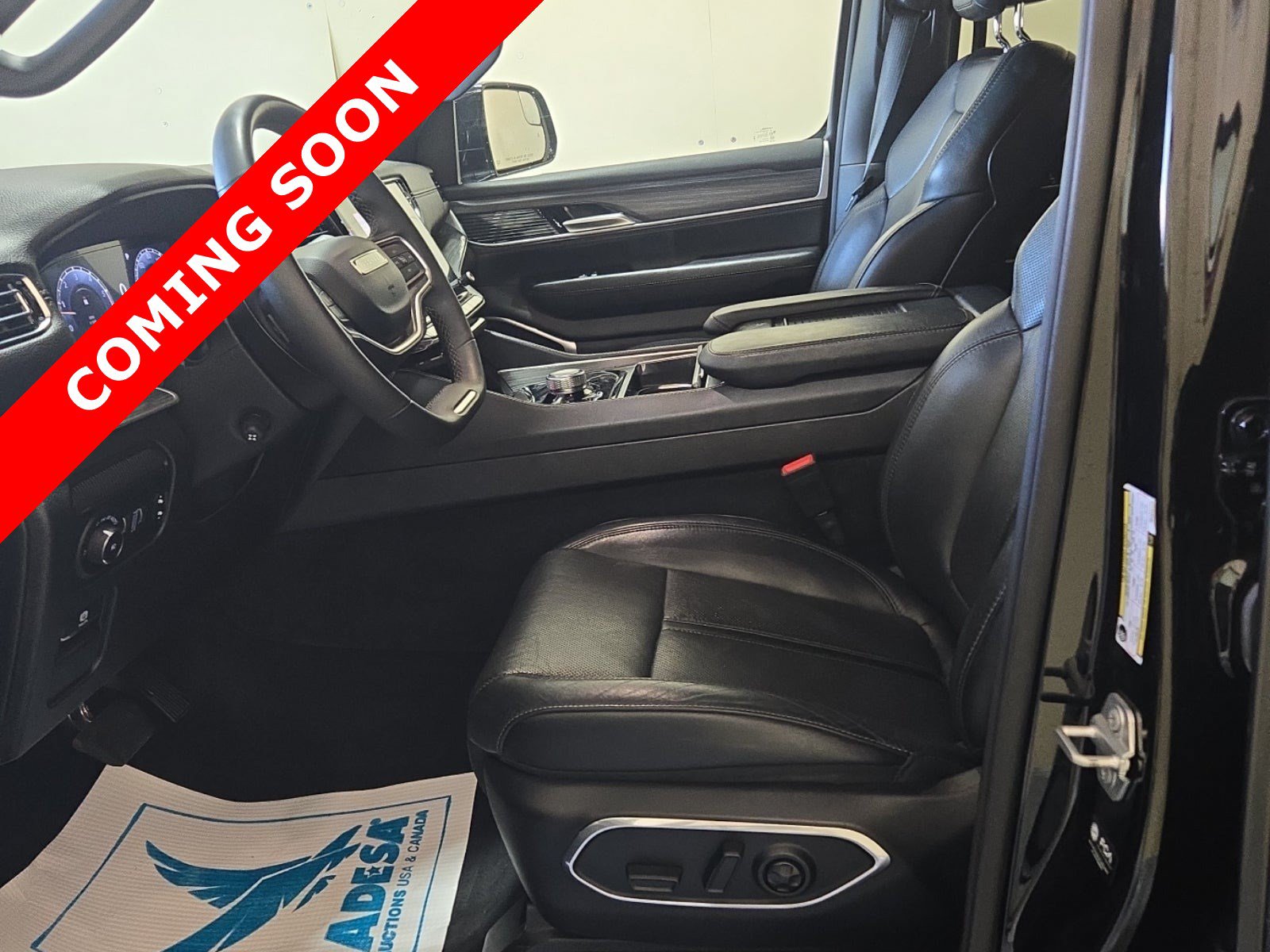 Used 2024 Jeep Wagoneer L Series II w/ Flexible Seating Group AWD/4WD image 6