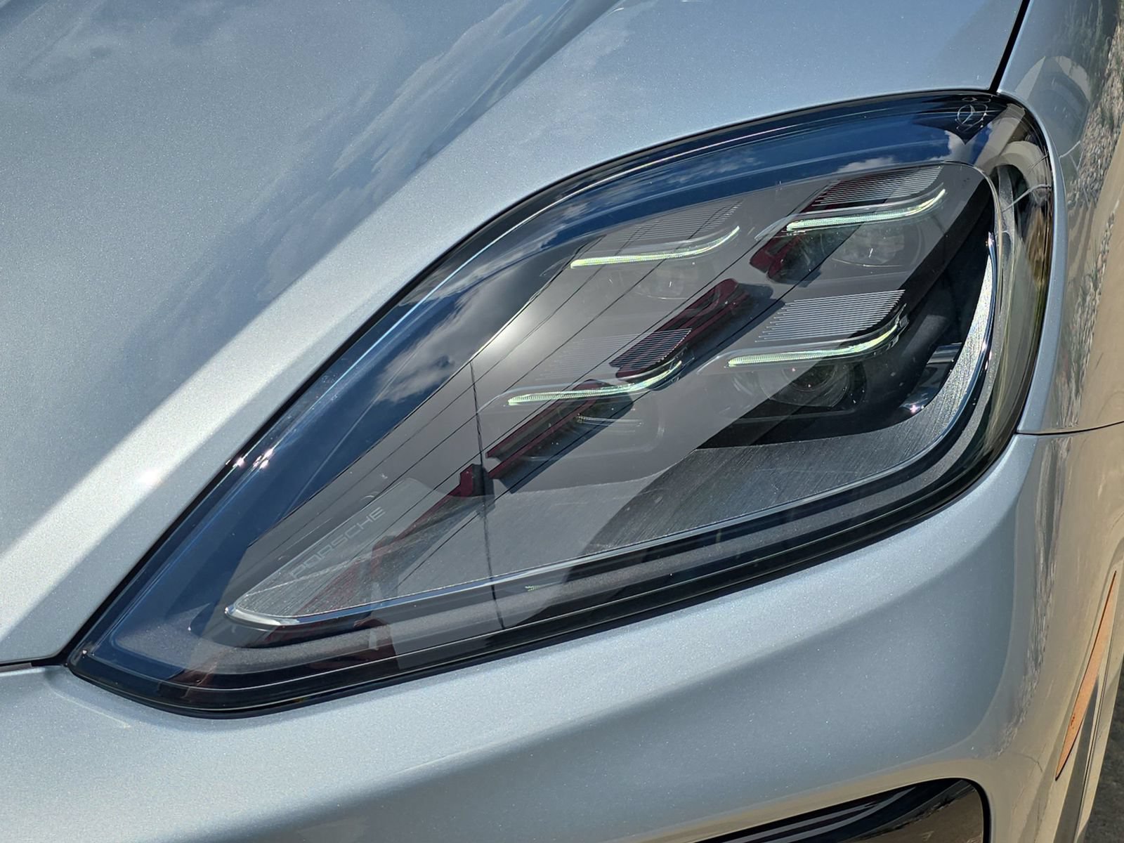 Certified 2025 Porsche Cayenne AWD/4WD image 11