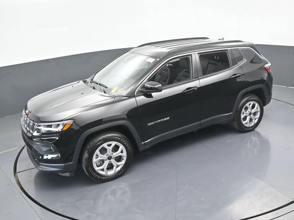 Used 2026 Jeep Compass Latitude AWD/4WD image 41
