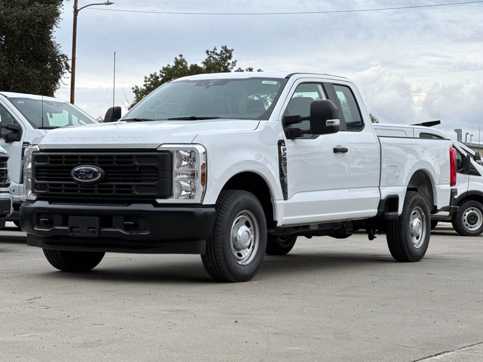 New 2026 Ford F250 XL w/ F-250 >10K GVWR Package image 7