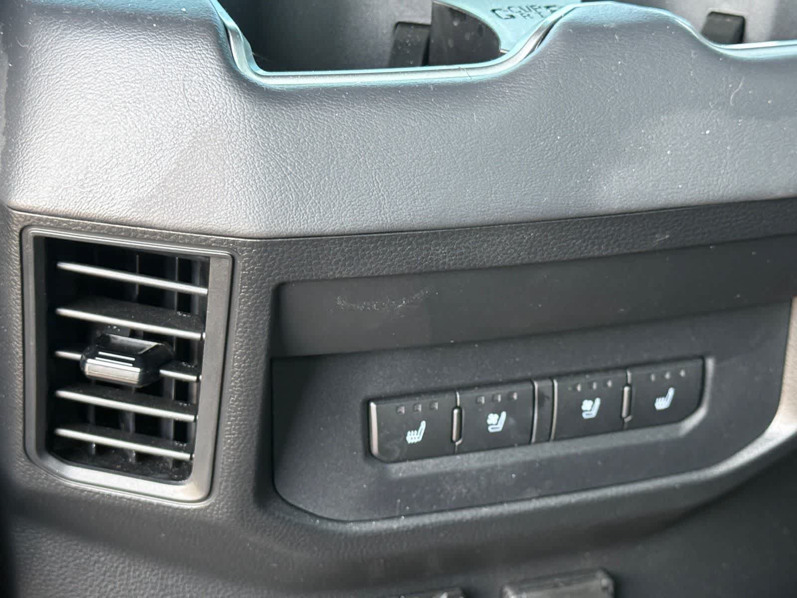 Used 2024 Toyota Tundra Platinum AWD/4WD image 16