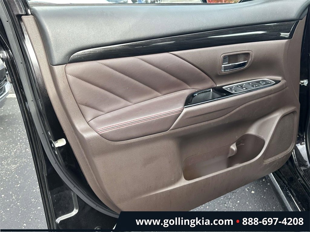 Used 2018 Mitsubishi Outlander SEL image 15
