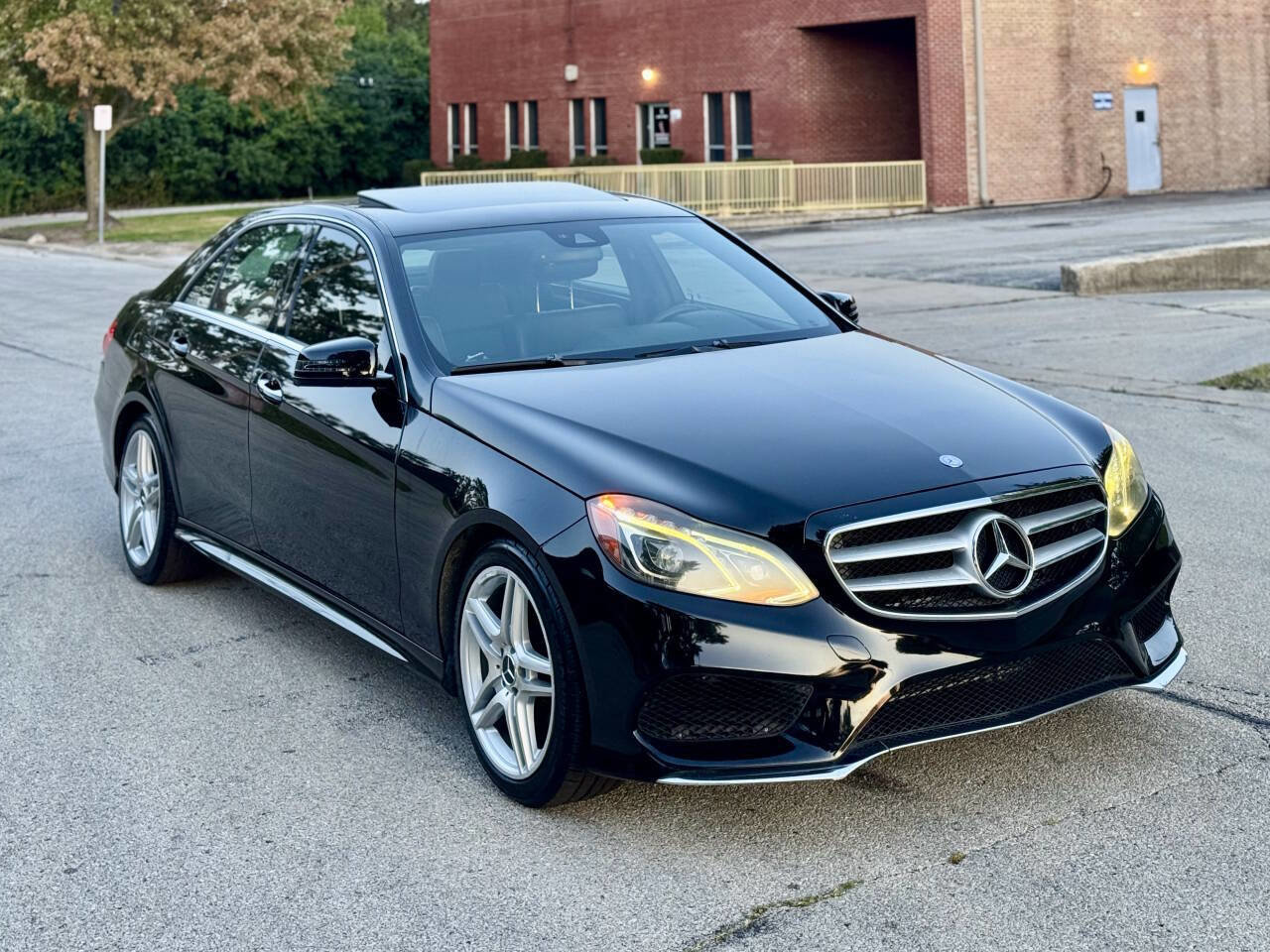Used 2014 Mercedes-Benz E 350 4MATIC Sedan image 3