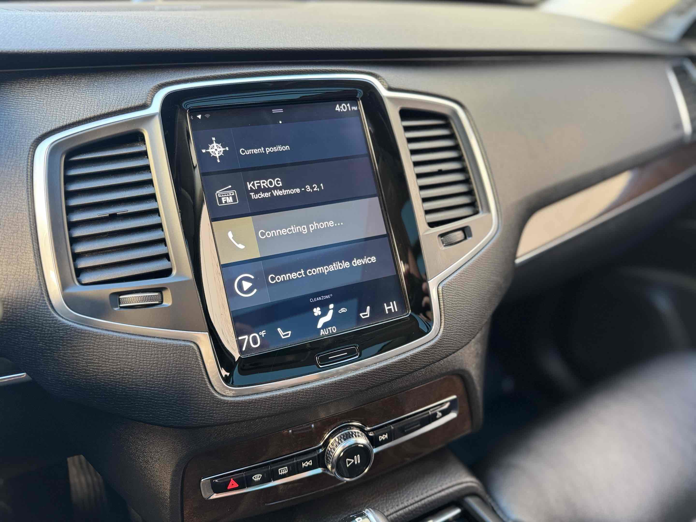 Used 2019 Volvo XC90 T6 Momentum w/ Advanced Package image 9