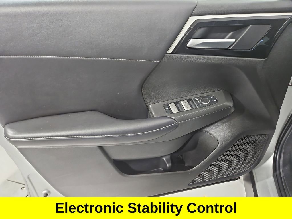 Used 2023 Mitsubishi Outlander SE image 10