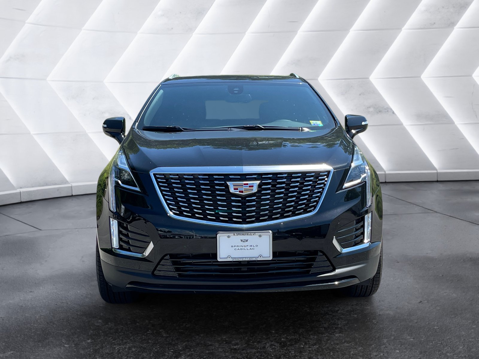 New 2026 Cadillac XT5 Luxury w/ LPO, Floor Liner Package AWD/4WD image 9