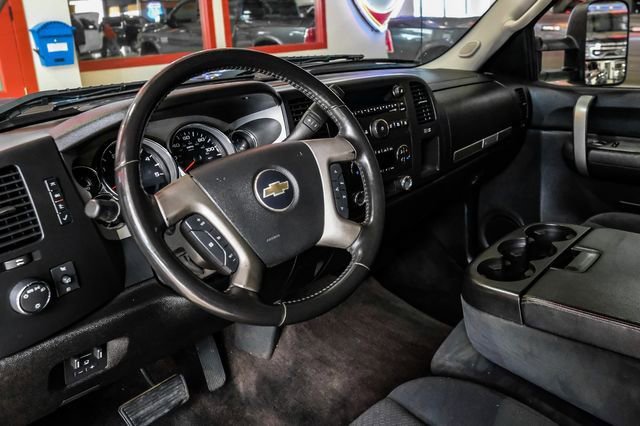 Used 2008 Chevrolet Silverado 2500 LT w/ 1LT Convenience Package image 5