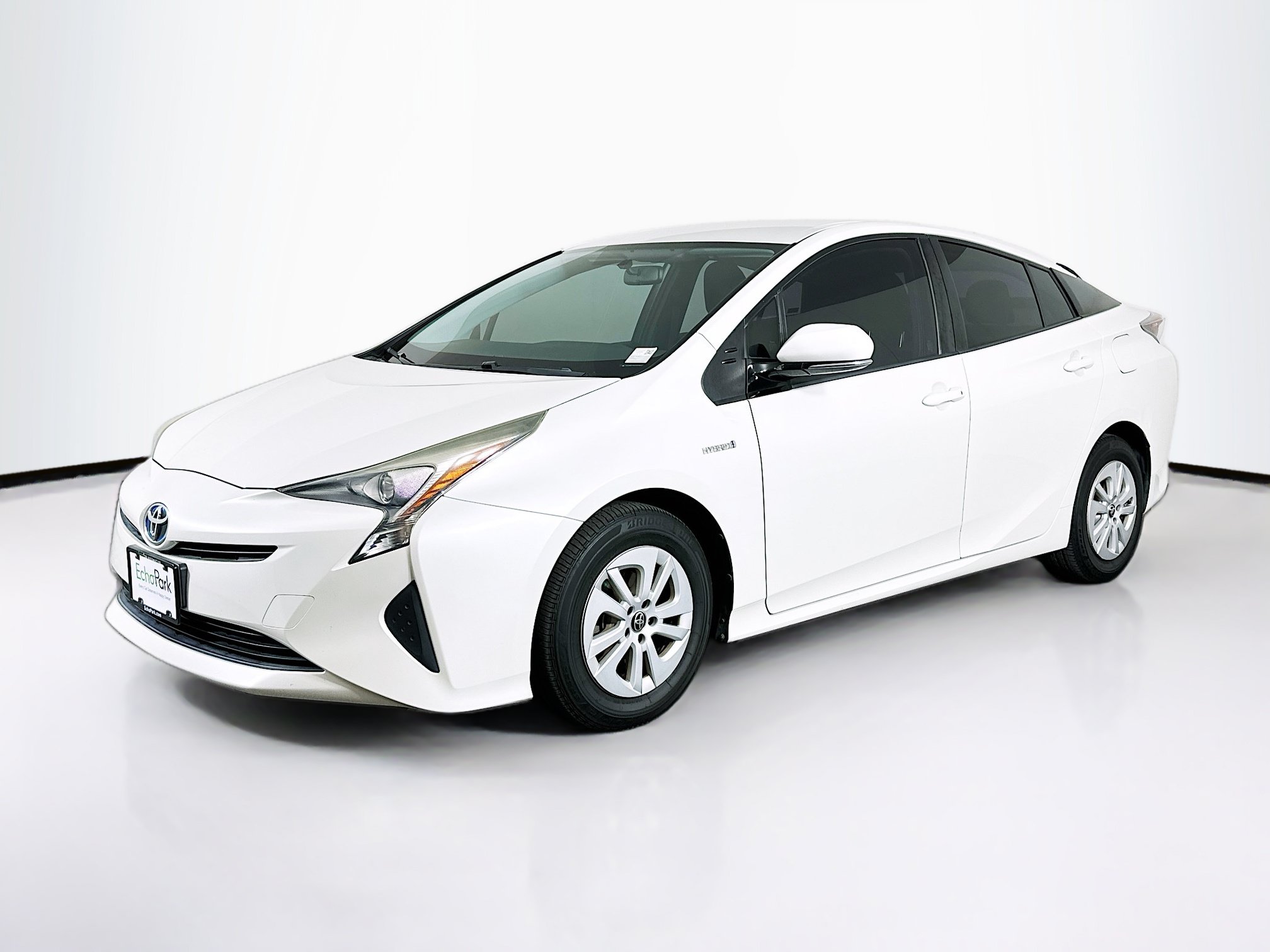 Used 2016 Toyota Prius Two FWD image 3