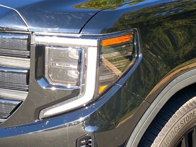 Used 2023 GMC Sierra 1500 Elevation w/ Preferred Package RWD image 5